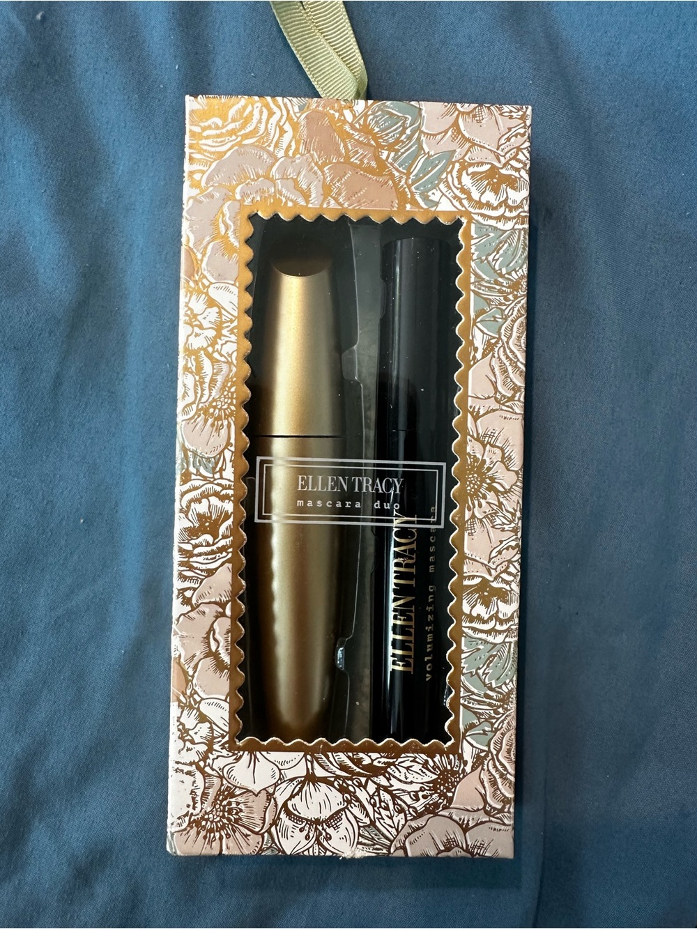Ellen Tracy Mascara Set